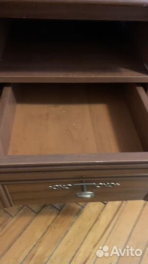 Тумба прикроватная