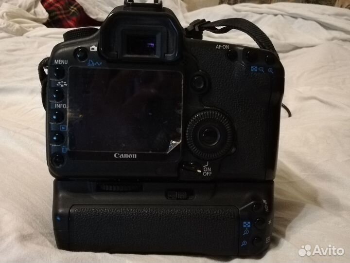 Canon EOS 5d Mark ll с объективом и вспышкой