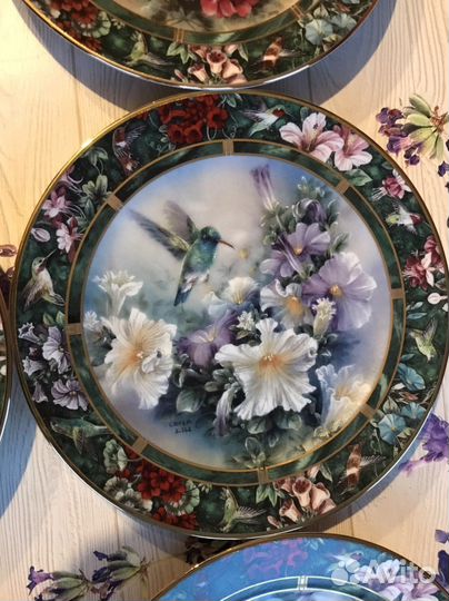 Тарелка настенная Лена Лю