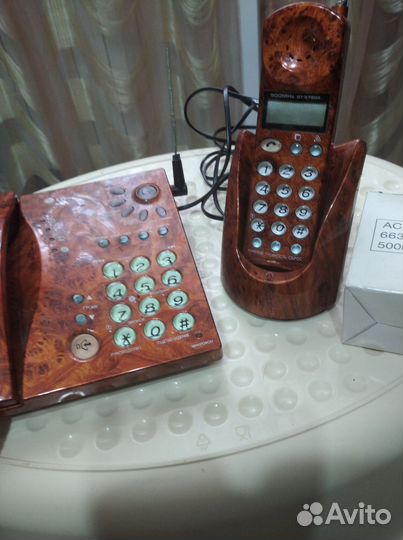 Стационарный телефон с трубкой