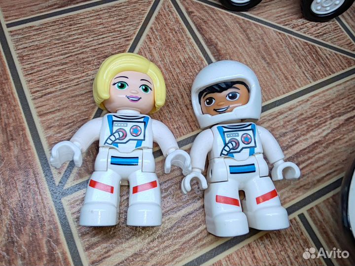 Lego duplo Town 10944 Экспедиция на шаттле