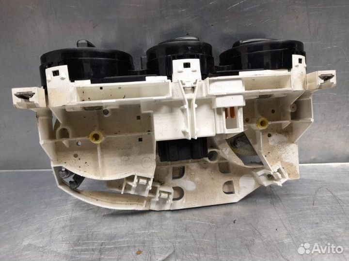 Блок управления отопителем Volkswagen Golf 4