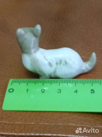 Фарфоровая статуэтка собаки лфз