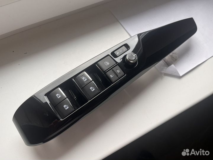 Панель кнопок вод. двери Toyota Camry 70
