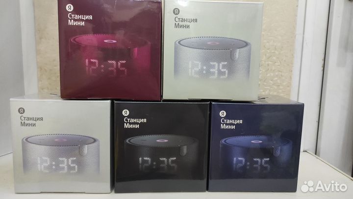 Умная колонка Яндекс Новая Станция Мини (с часами)