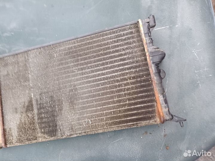 Радиатор охлаждения Peugeot 406