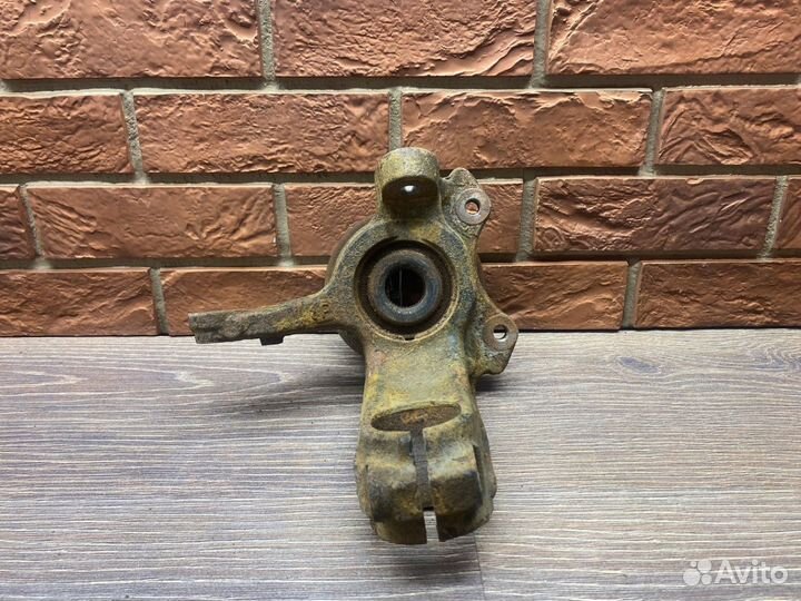 Кулак поворотный передний правый Polo Sedan Rapid