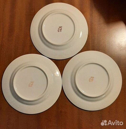 Тарелки блюдца молочник сахарница кофейная пара