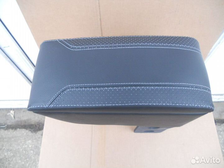 Подлокотник Varta для Ford Focus 3