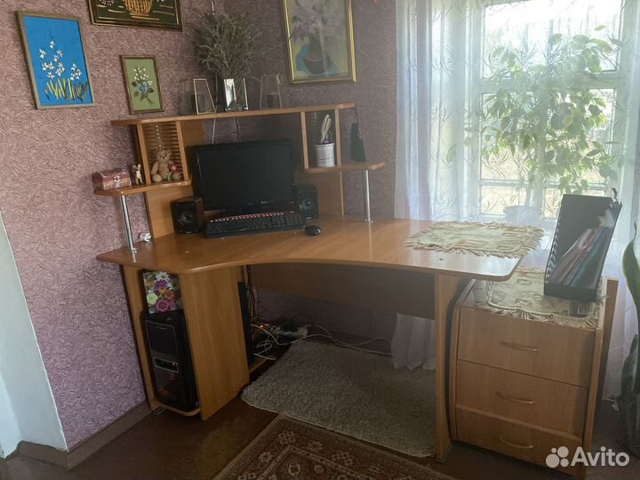 Продается компьютерный рабочий стол