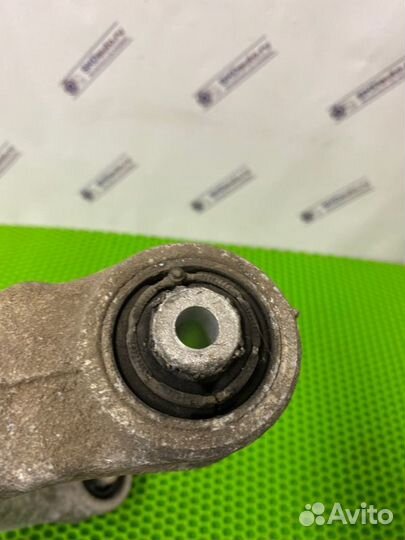 Рычаг задней подвески правый Audi A4 B8 1.8 2009