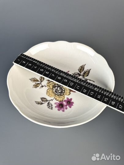 Вазочка на ножке. Фарфор.завод Пролетарий Новгород