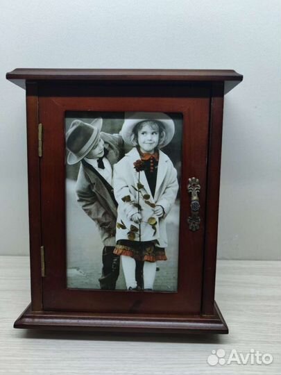 Ключница настенная из дерева