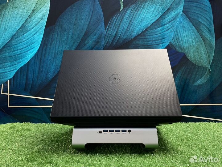Ноутбук Dell для игр на Core i7 и GTX