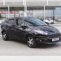 Ford Fiesta 1.6 MT, 2015, 71 818 км, с пробегом, цена 1 039 000 руб.