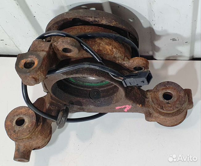 Кулак поворотный задний левый Audi A6 C5 Allroad