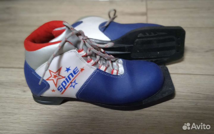 Лыжные ботинки р. 37