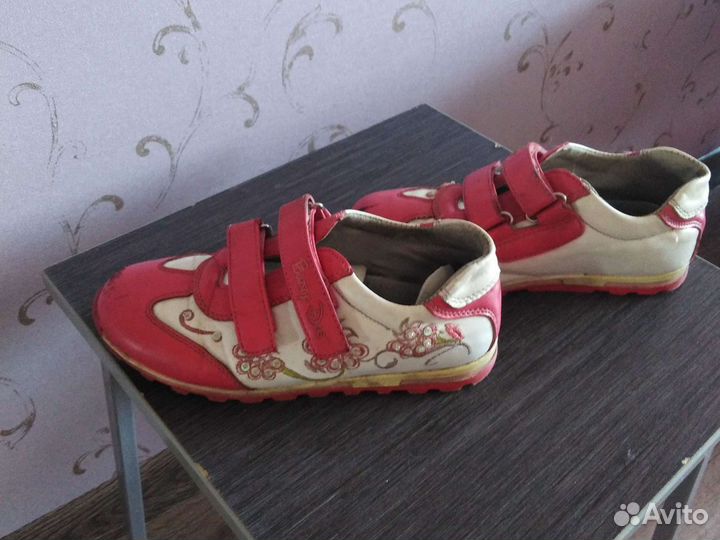 Кроссовки для девочки б/у