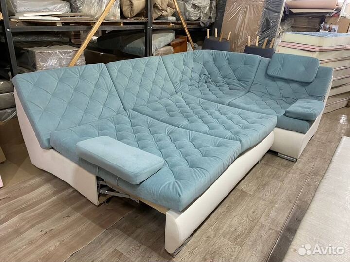 Модульный диван в каретной стяжке