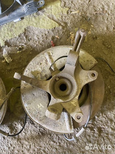 Поворотный кулак левый Chery M11