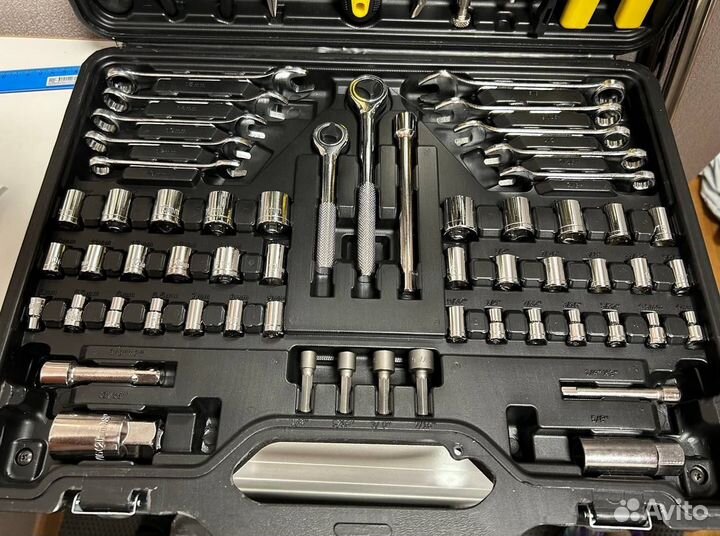 Набор инструментов для авто и дома новый