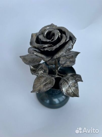 Роза из металла для любимой