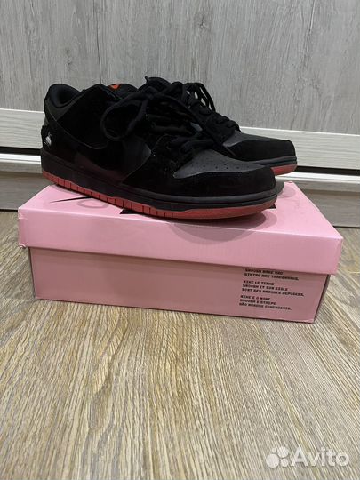 Nike SB Dunk Low Black Pigeon