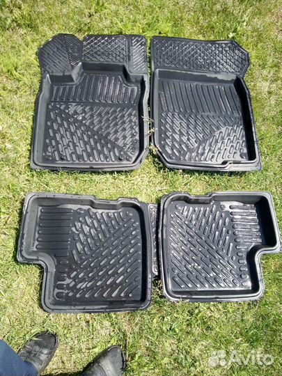 Автомобильные коврики резиновые