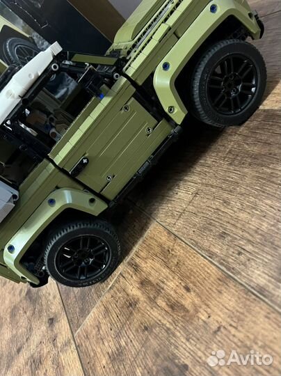 Lego technic 42110 land rover defender