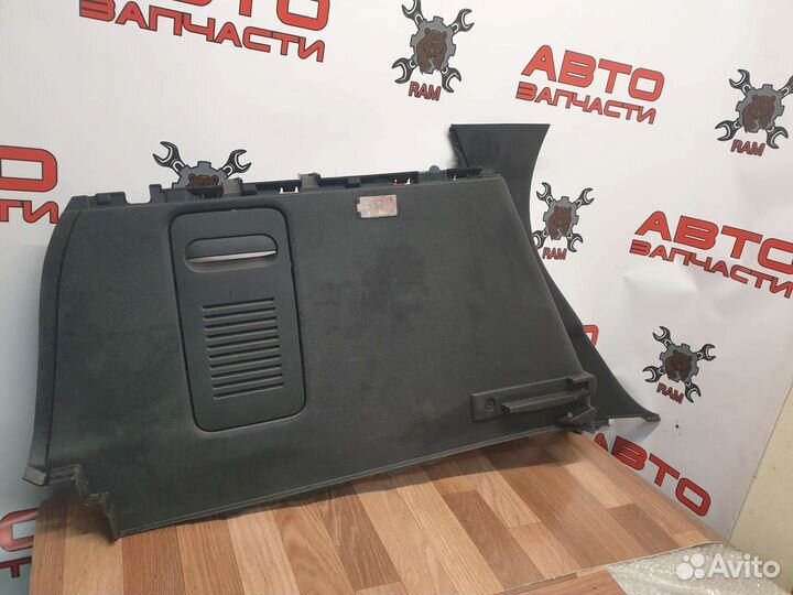 Обшивка багажника левая Renault Kaptur