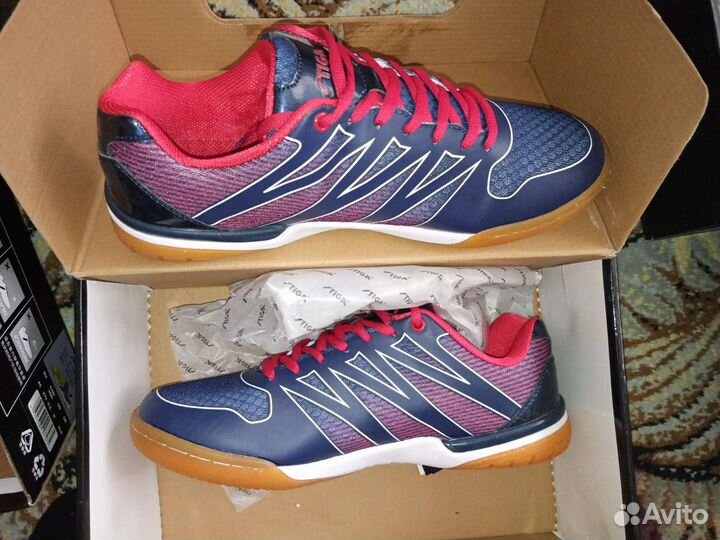 Кроссовки для настольного тенниса / размеры 38-39