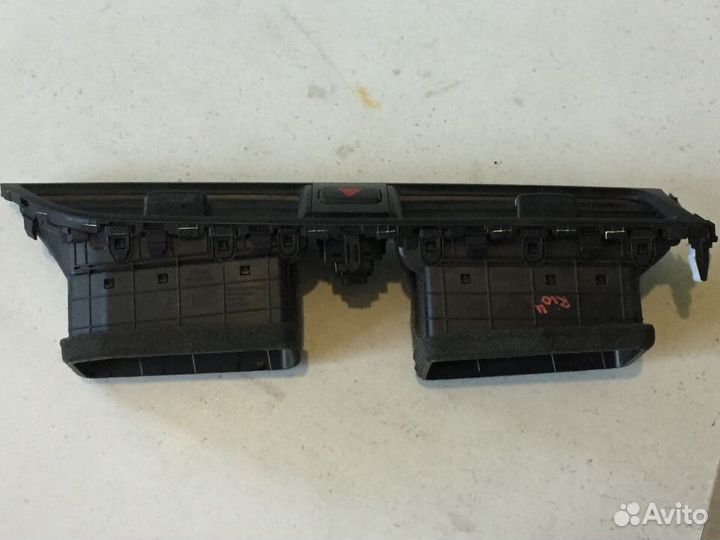 Дефлектор воздушный центральный Киа Рио Kia Rio 4