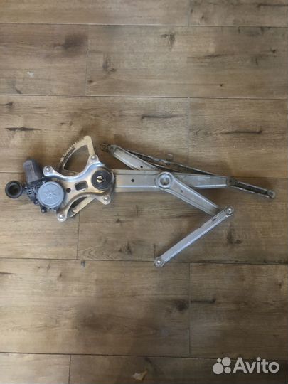 Стеклоподъёмник правый Land Cruiser Prado 120