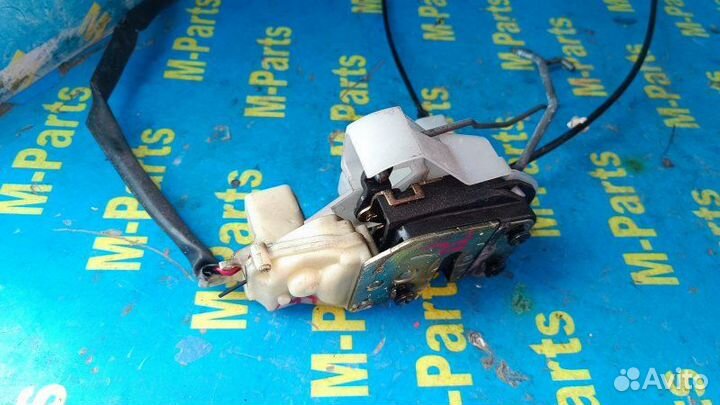 Замок двери передний левый Mazda Mpv LW3W LW5W