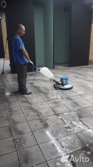 Мойка,чистка,размывка пола роторной машиной