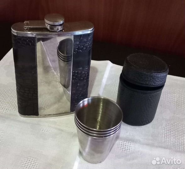 Фляга и стопки