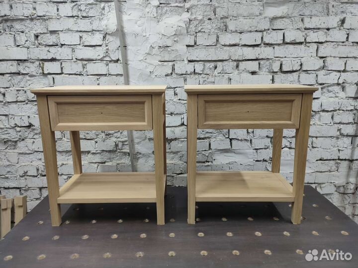 Тумба прикроватная из массива дуба