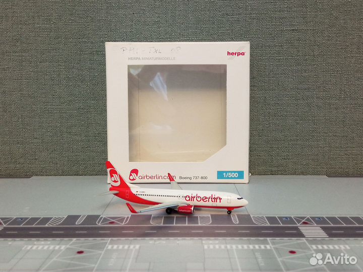 Модель самолета herpa 1:500 505079 Боинг 737