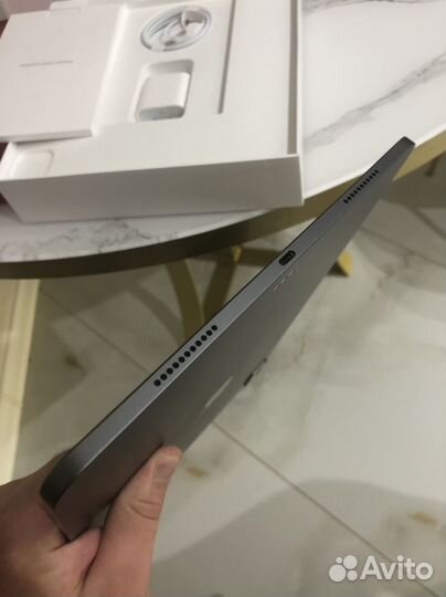 iPad Pro 12.9 M1 5 поколения идеал