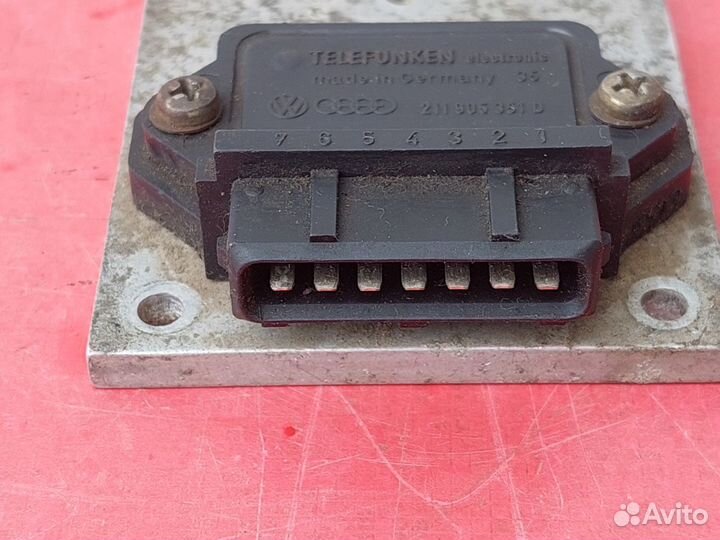 Коммутатор системы зажигания Audi 100