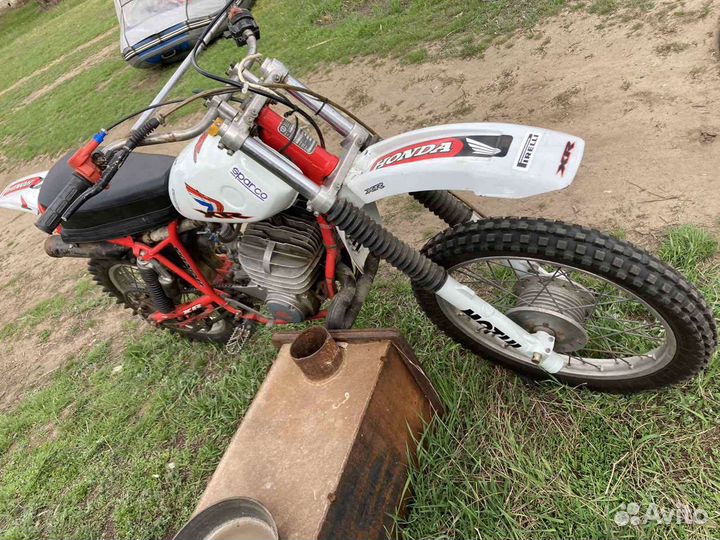 Кроссовый мотоцикл cz250