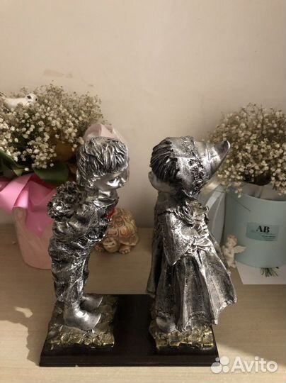 Статуэтки