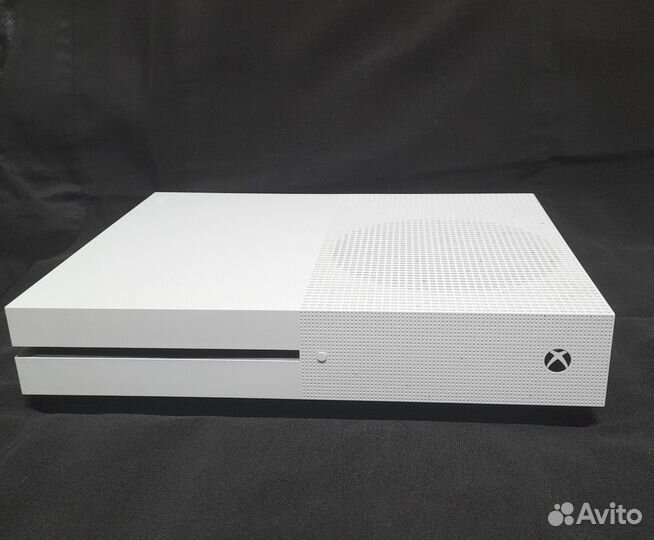 Xbox one s 1tb с играми