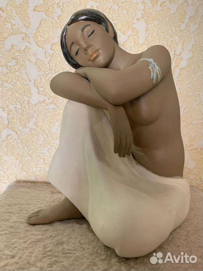 Фарфоровая статуэтка Nao Lladro