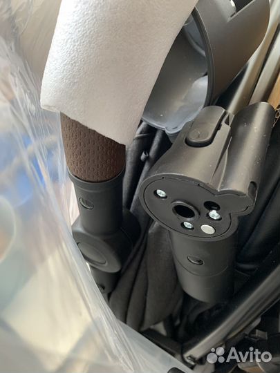 Коляска прогулочная новая