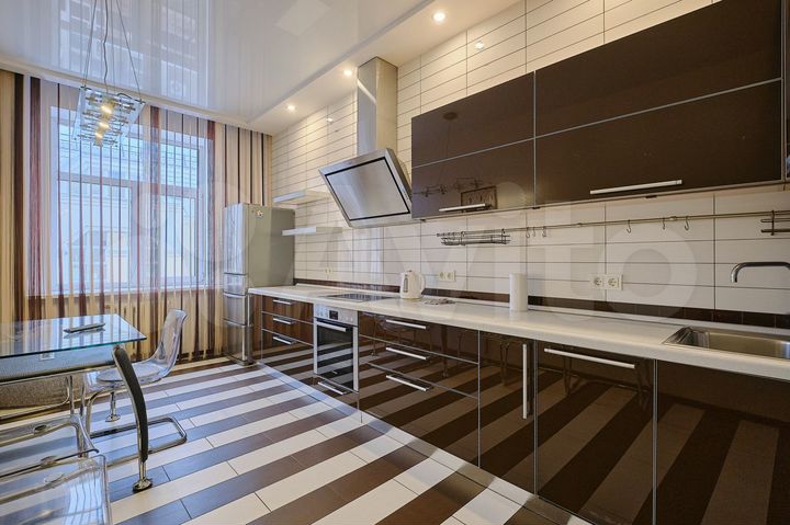 2-к. квартира, 90 м², 3/10 эт.