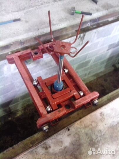 Домкрат для смотровой ямы (ямная траверса)