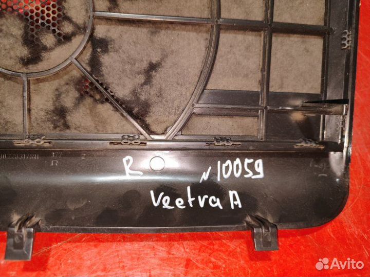 Крышка динамика задняя правая Opel Vectra A седан