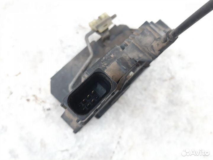 Замок задней левой двери Опель Корса D