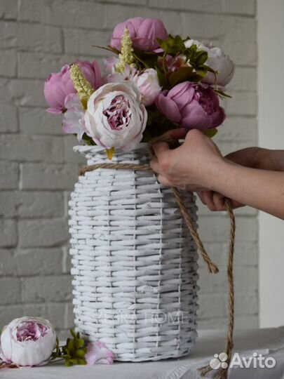 Ваза для цветы плетёная